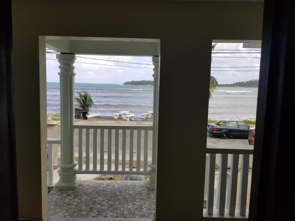 Inn The Town Port Antonio Exterior photo